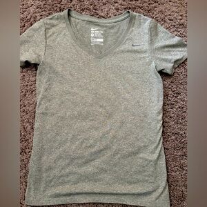 Women Nike dri-fit tee size M